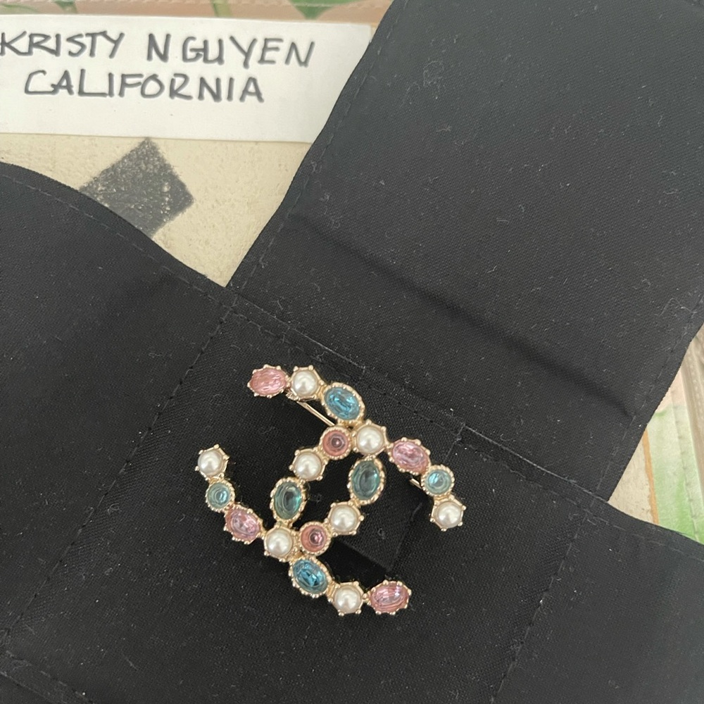 2021 multicolored CC brooch